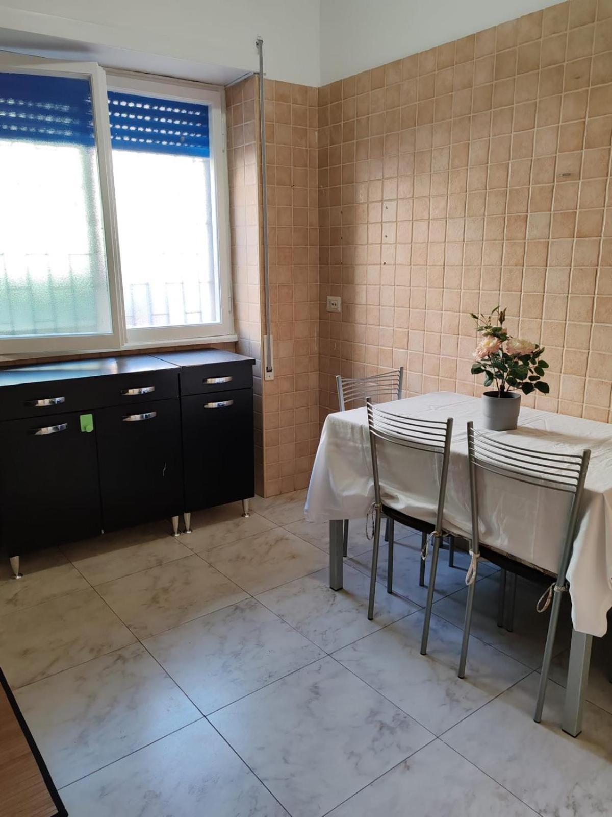 Affittacamere Appia Nuova 639 Rom Exteriör bild